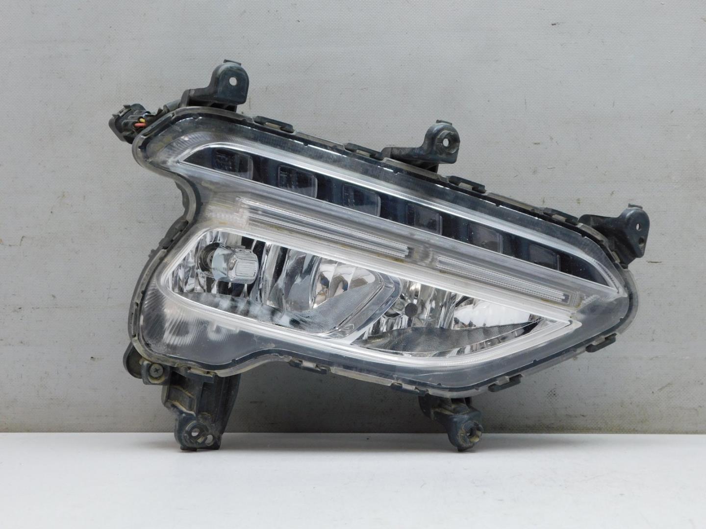 Фара противотуманная правая