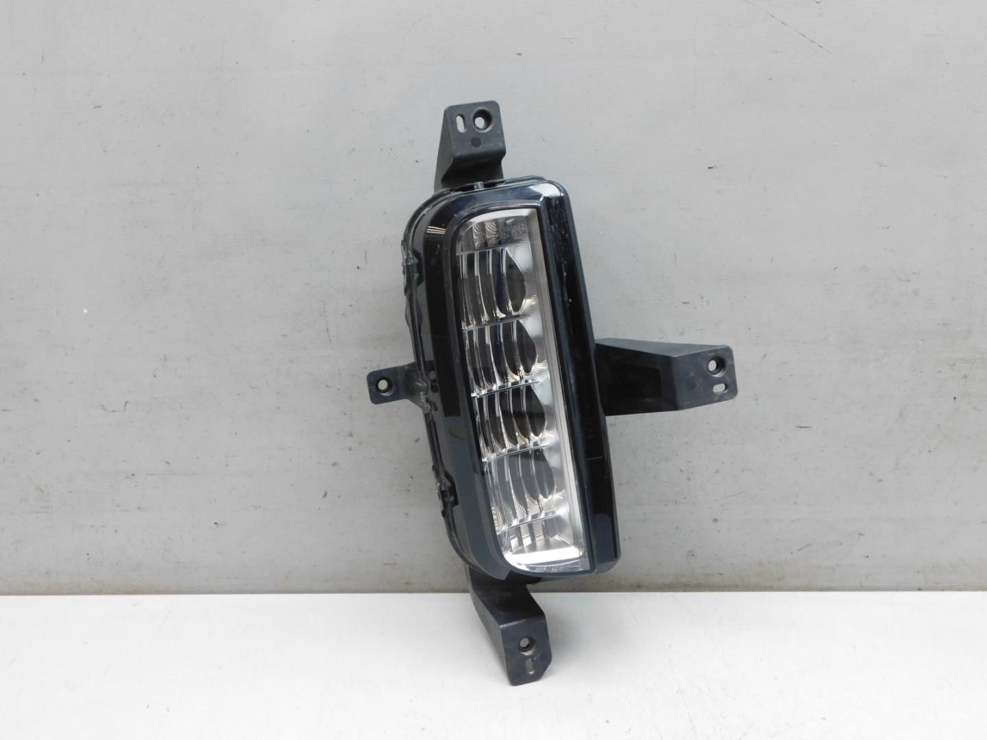 Фара противотуманная правая