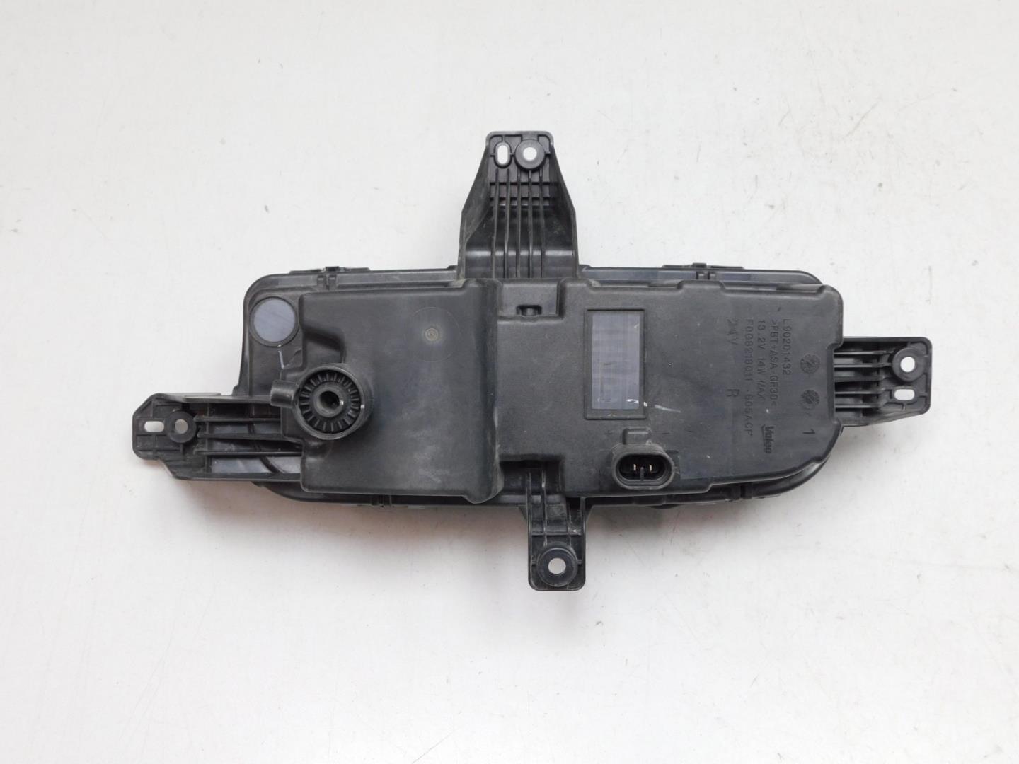 Фара противотуманная правая