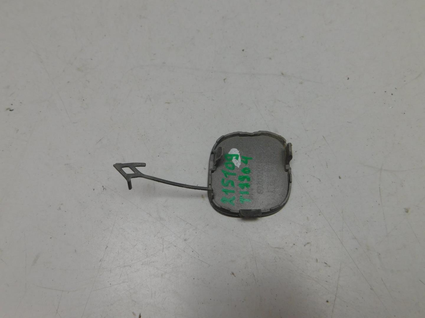 Заглушка буксировочного крюка