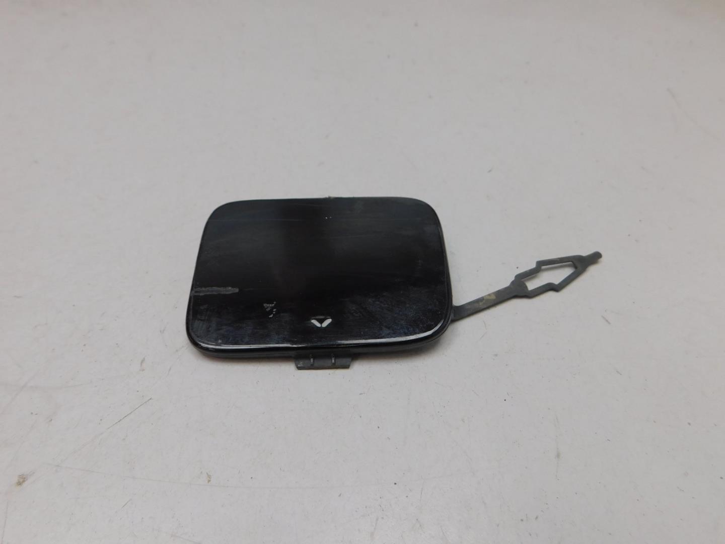 Заглушка буксировочного крюка