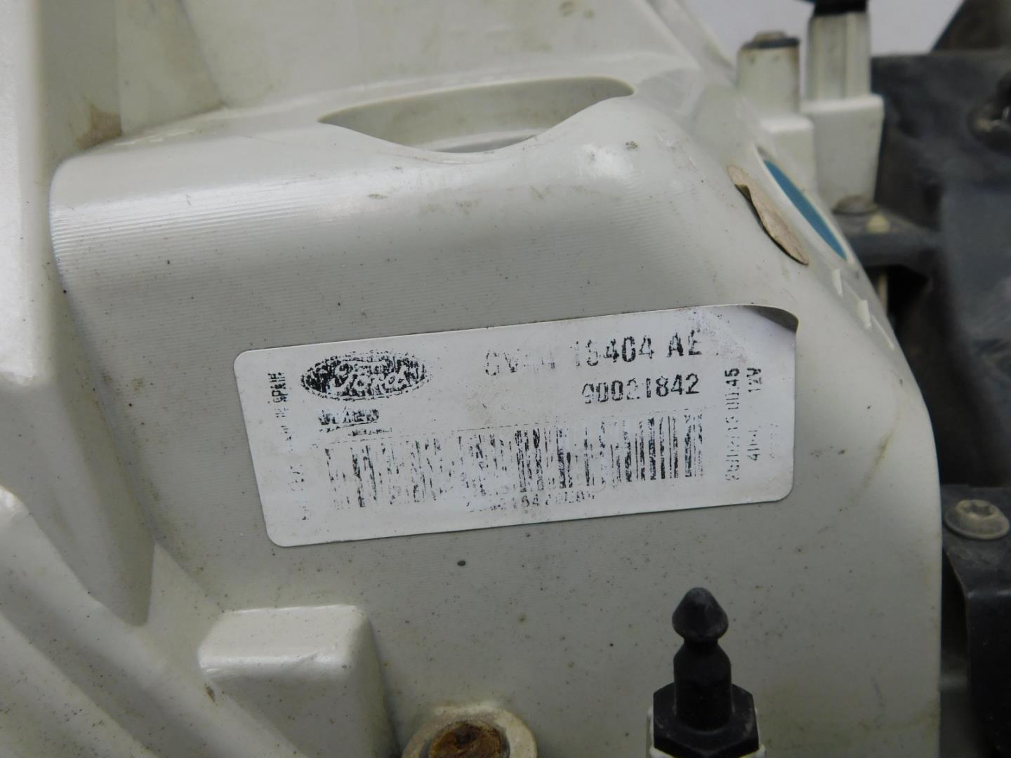 Фонарь задний наружный правый