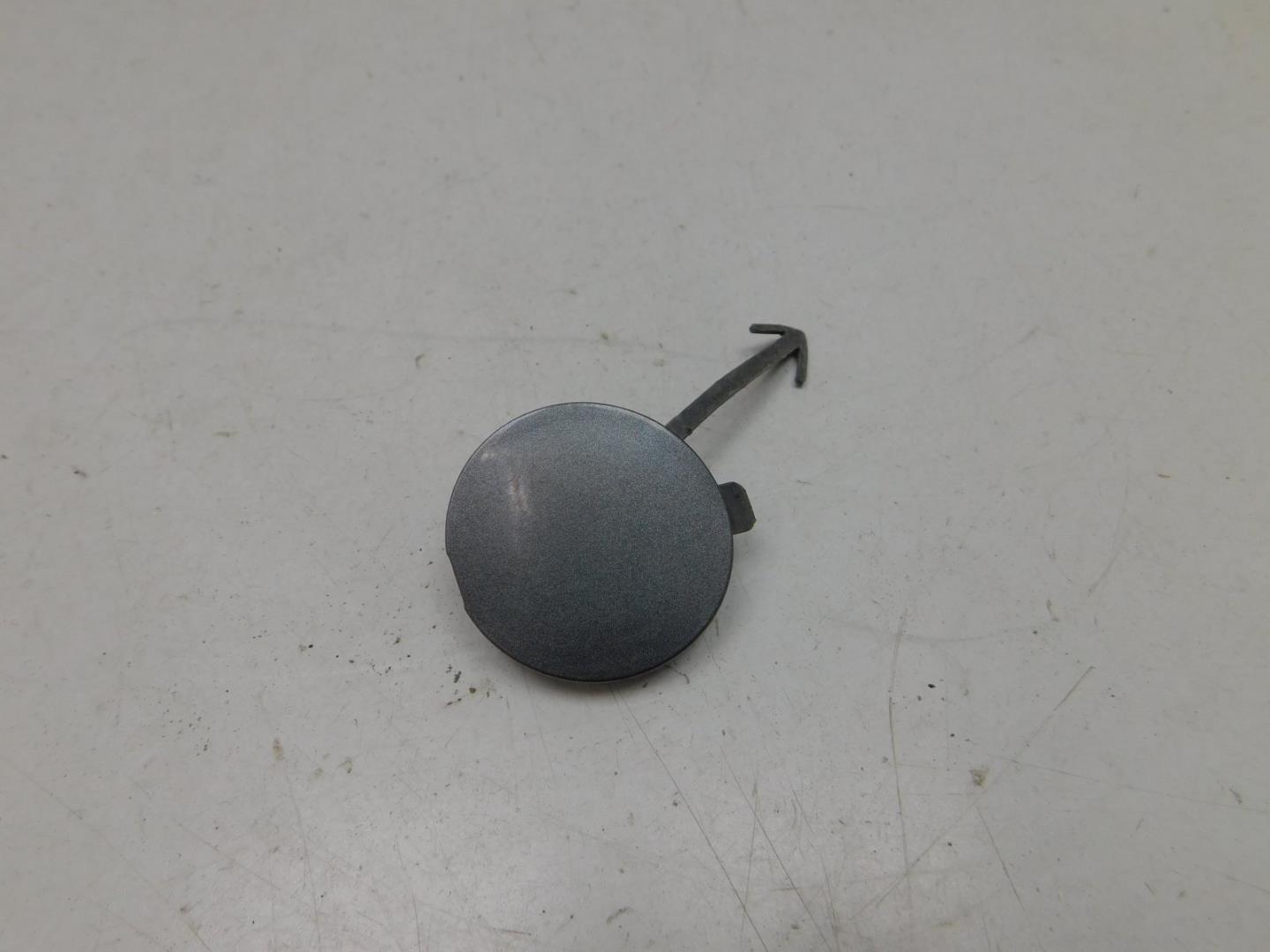 Заглушка буксировочного крюка