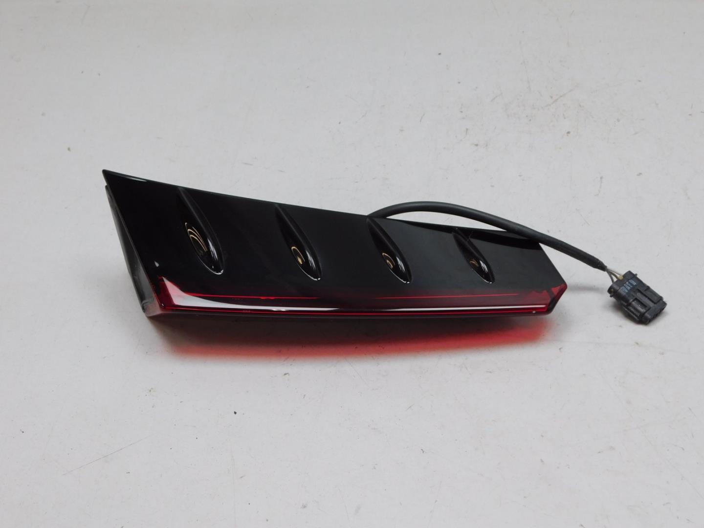 Фонарь задний внутренний левый