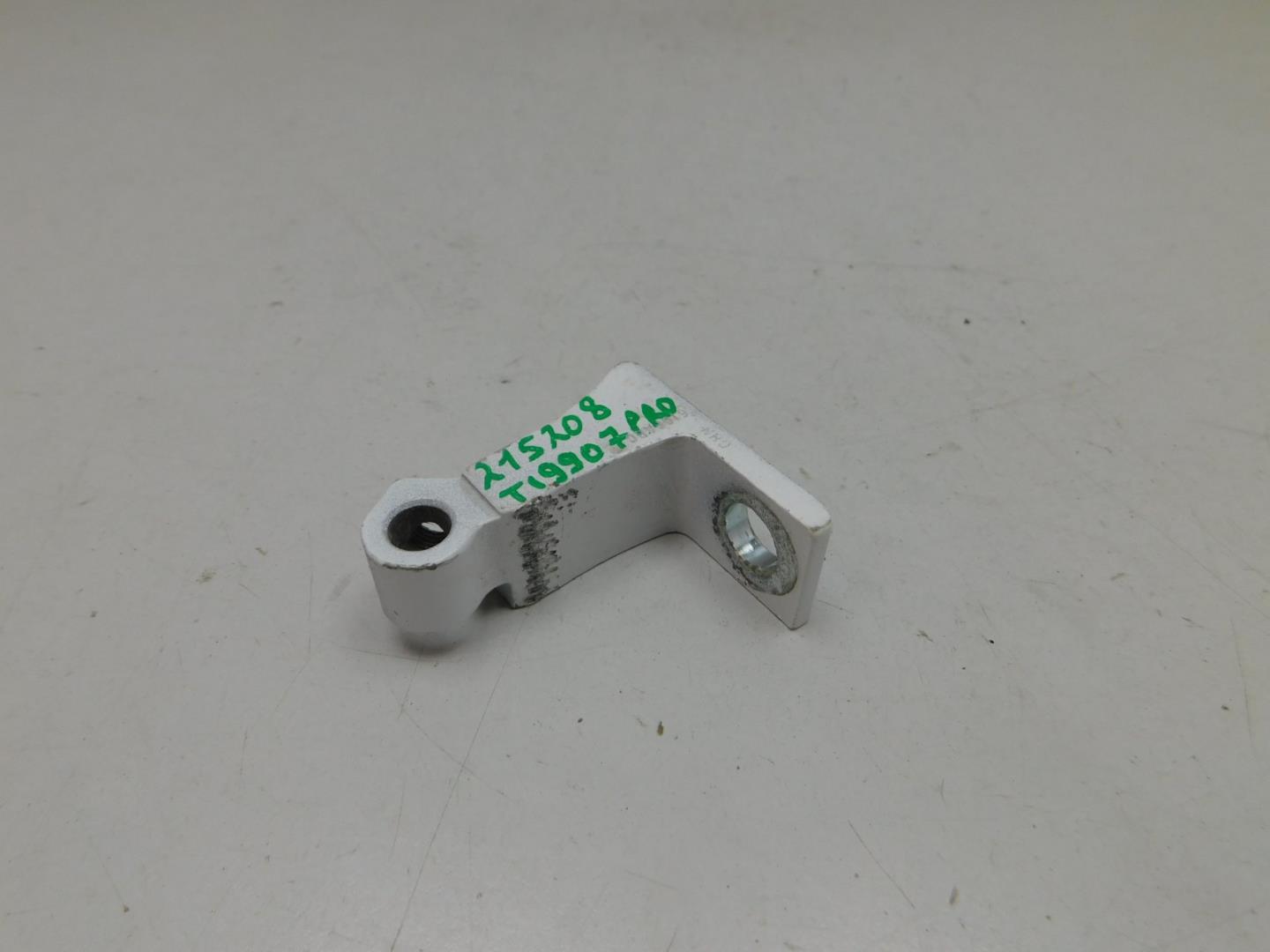 Петля двери передней левой верхняя