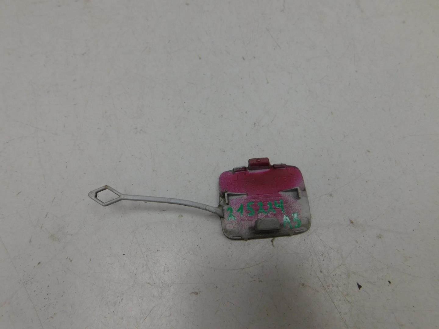 Заглушка буксировочного крюка