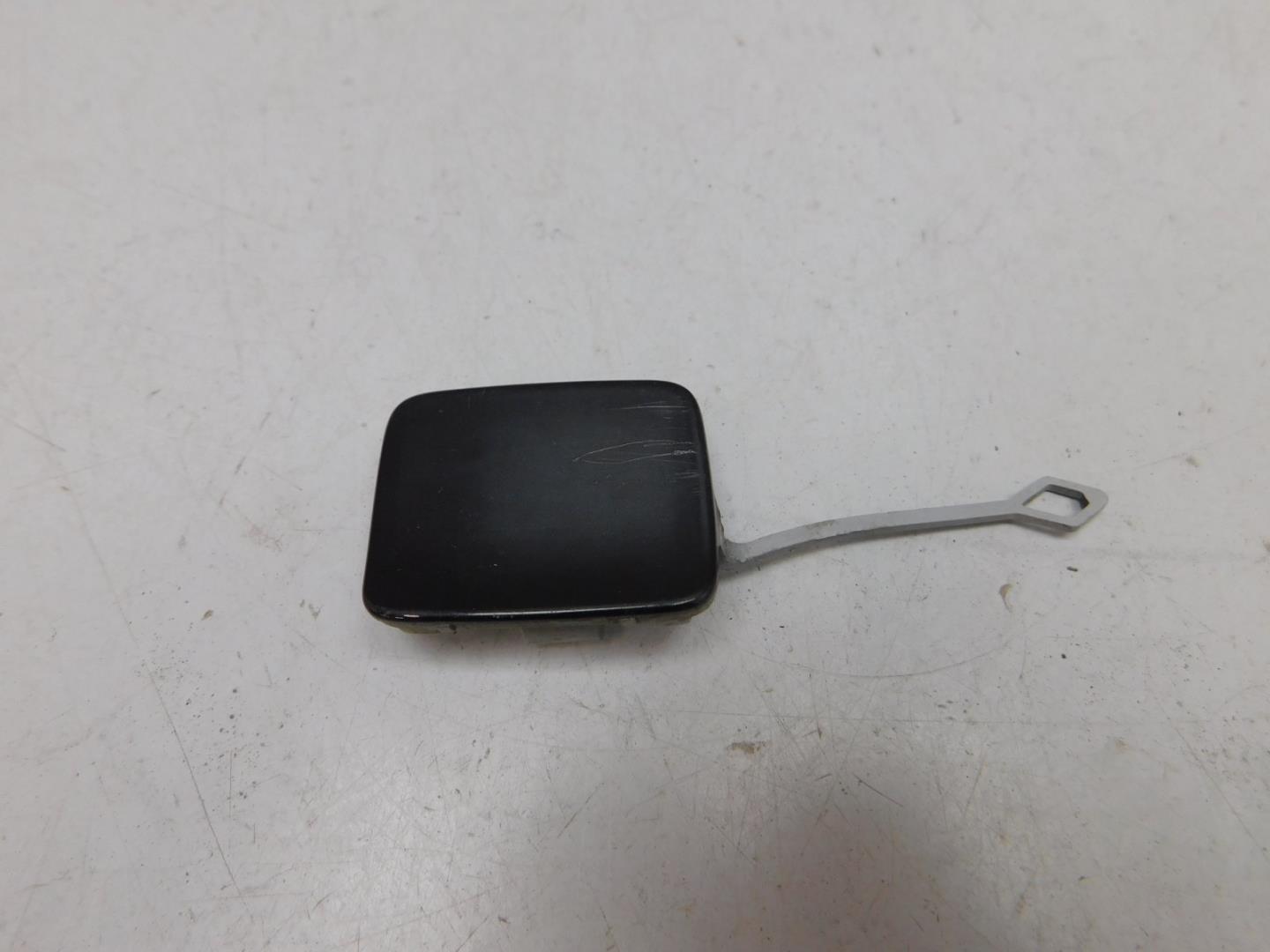 Заглушка буксировочного крюка