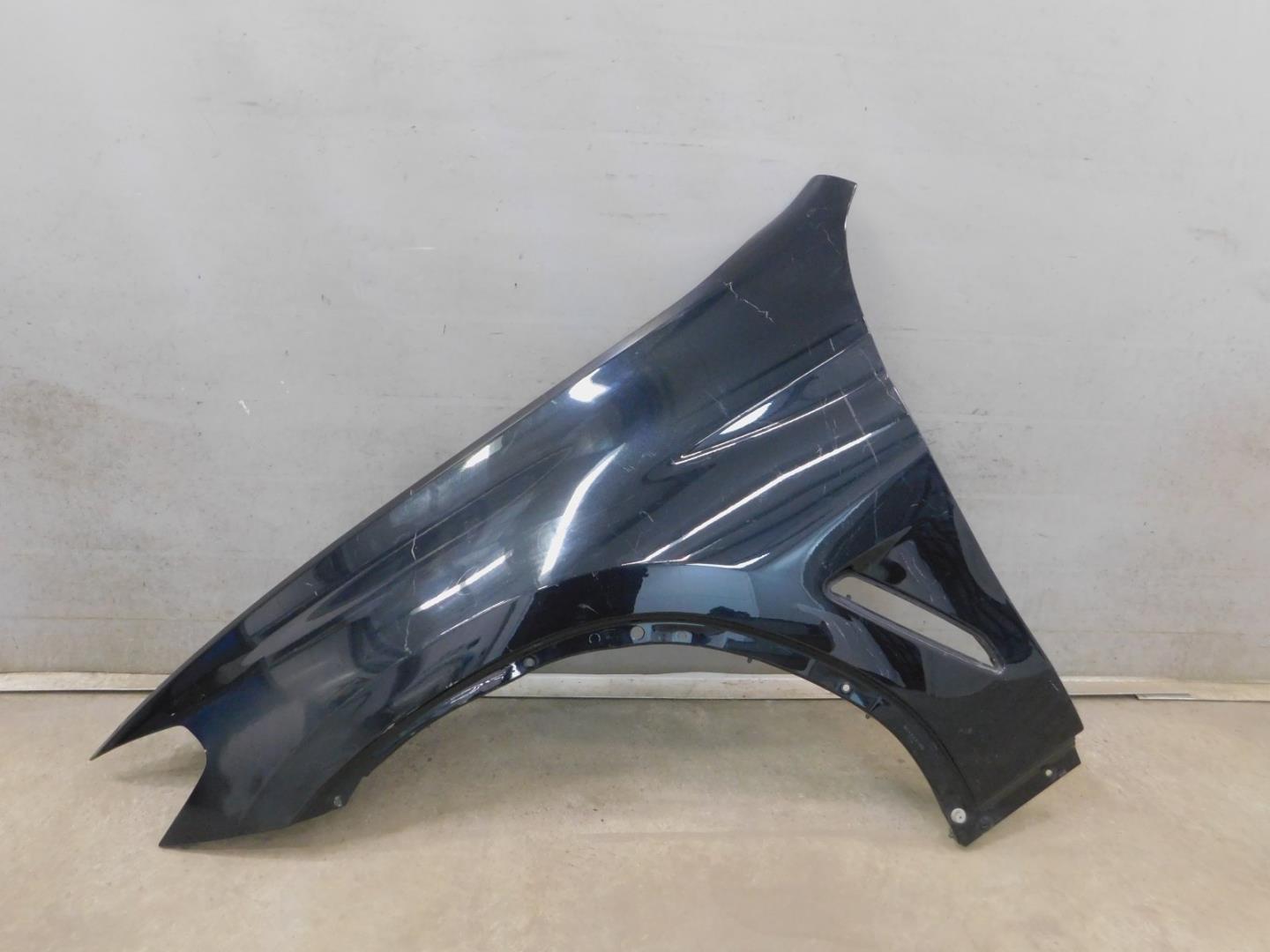 Крыло переднее левое