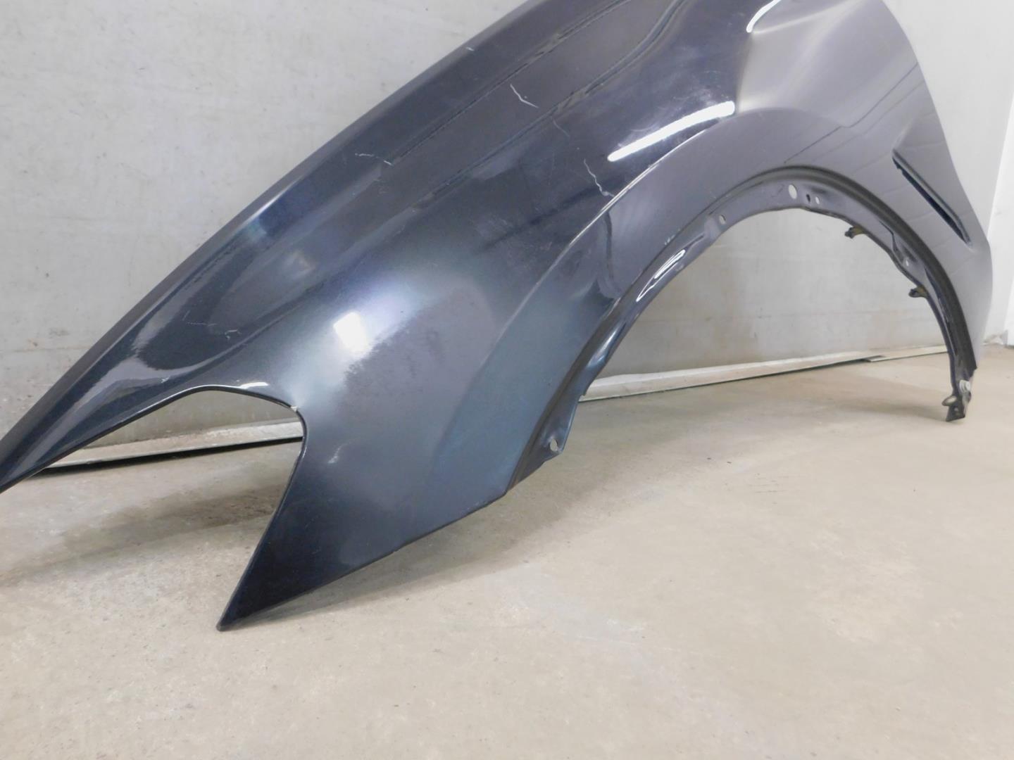 Крыло переднее левое