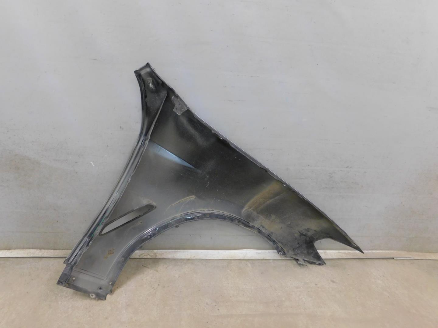 Крыло переднее левое