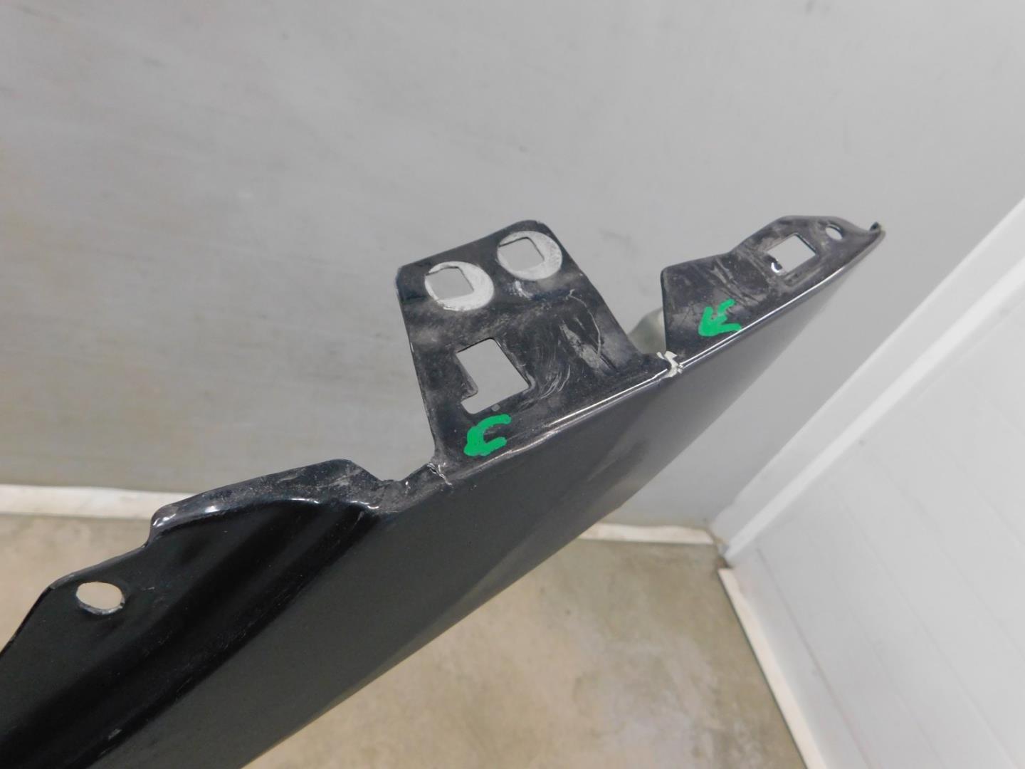 Крыло переднее левое