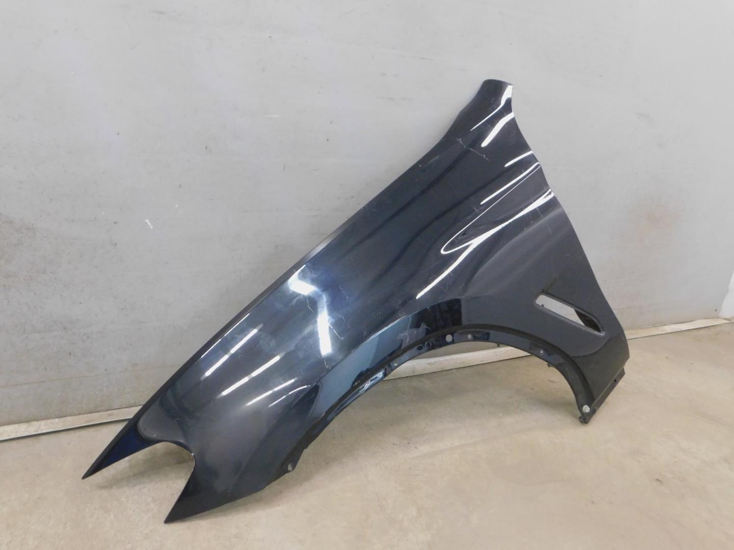 Крыло переднее левое