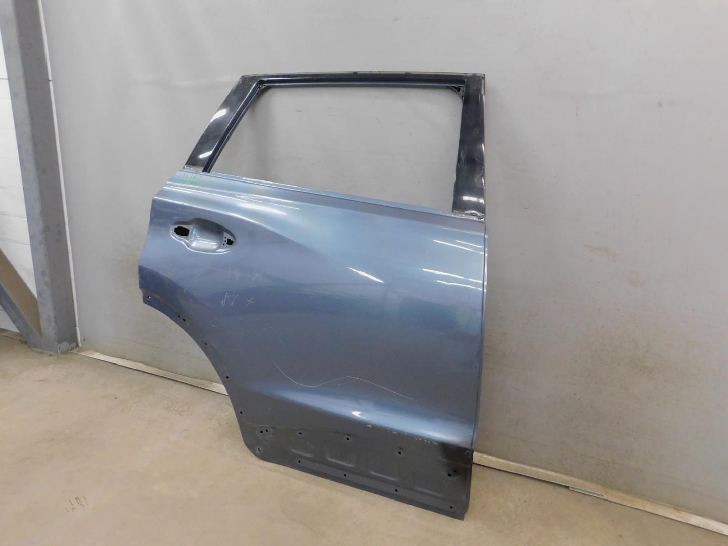 Дверь задняя правая