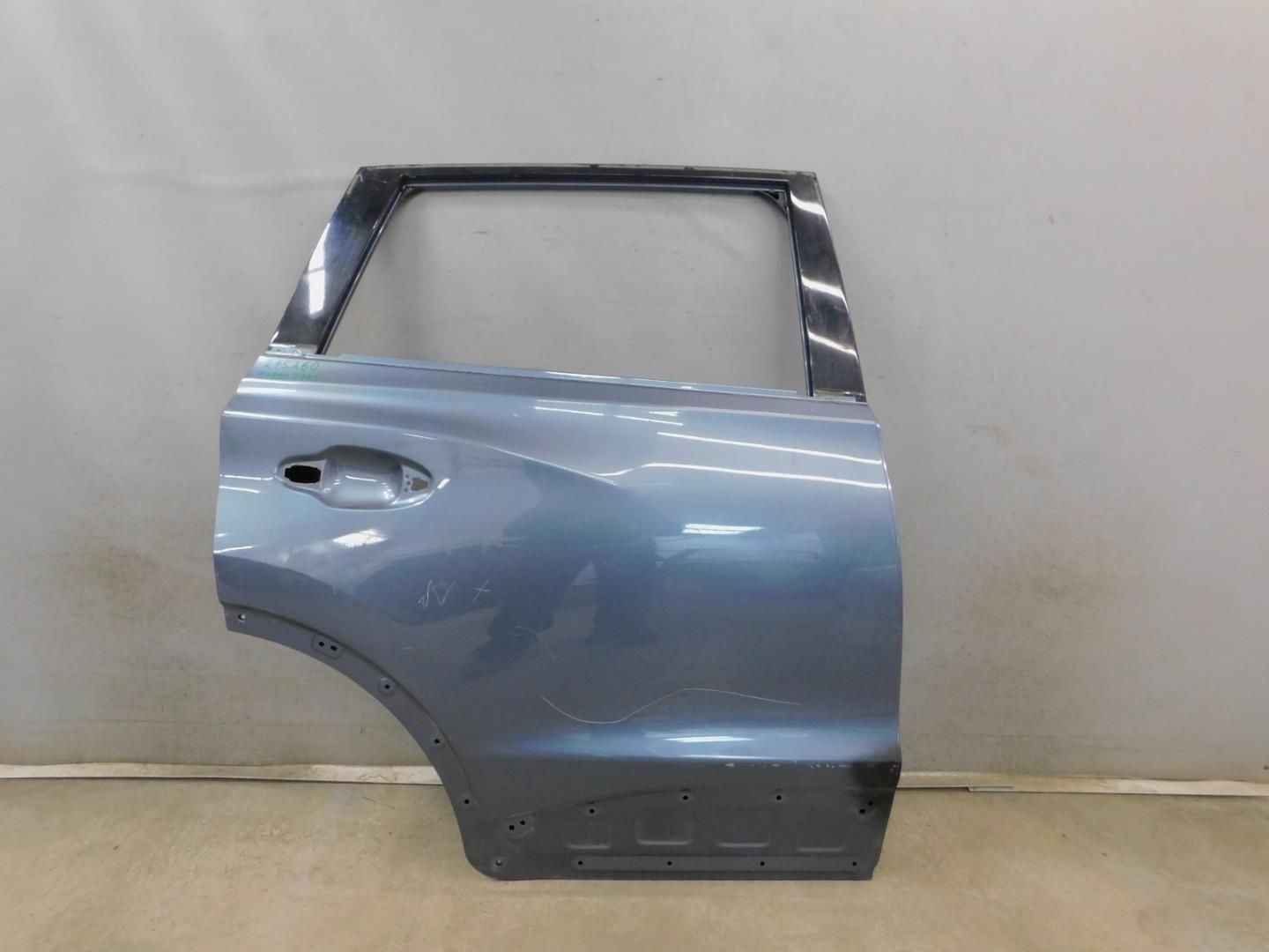 Дверь задняя правая