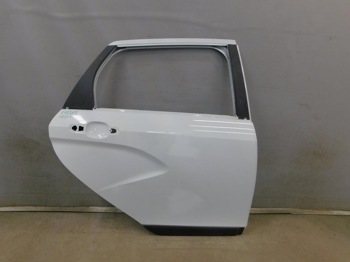 Дверь задняя правая