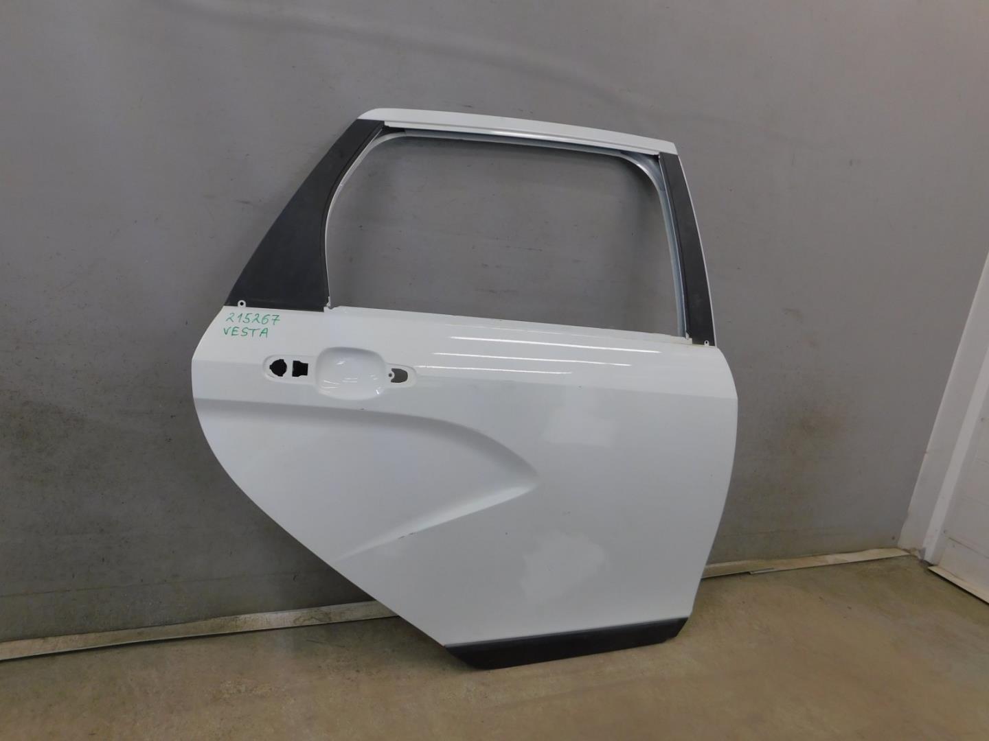 Дверь задняя правая