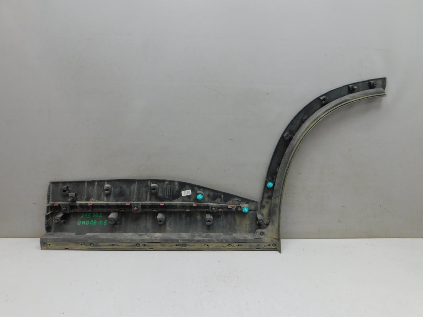 Накладка двери задней правой