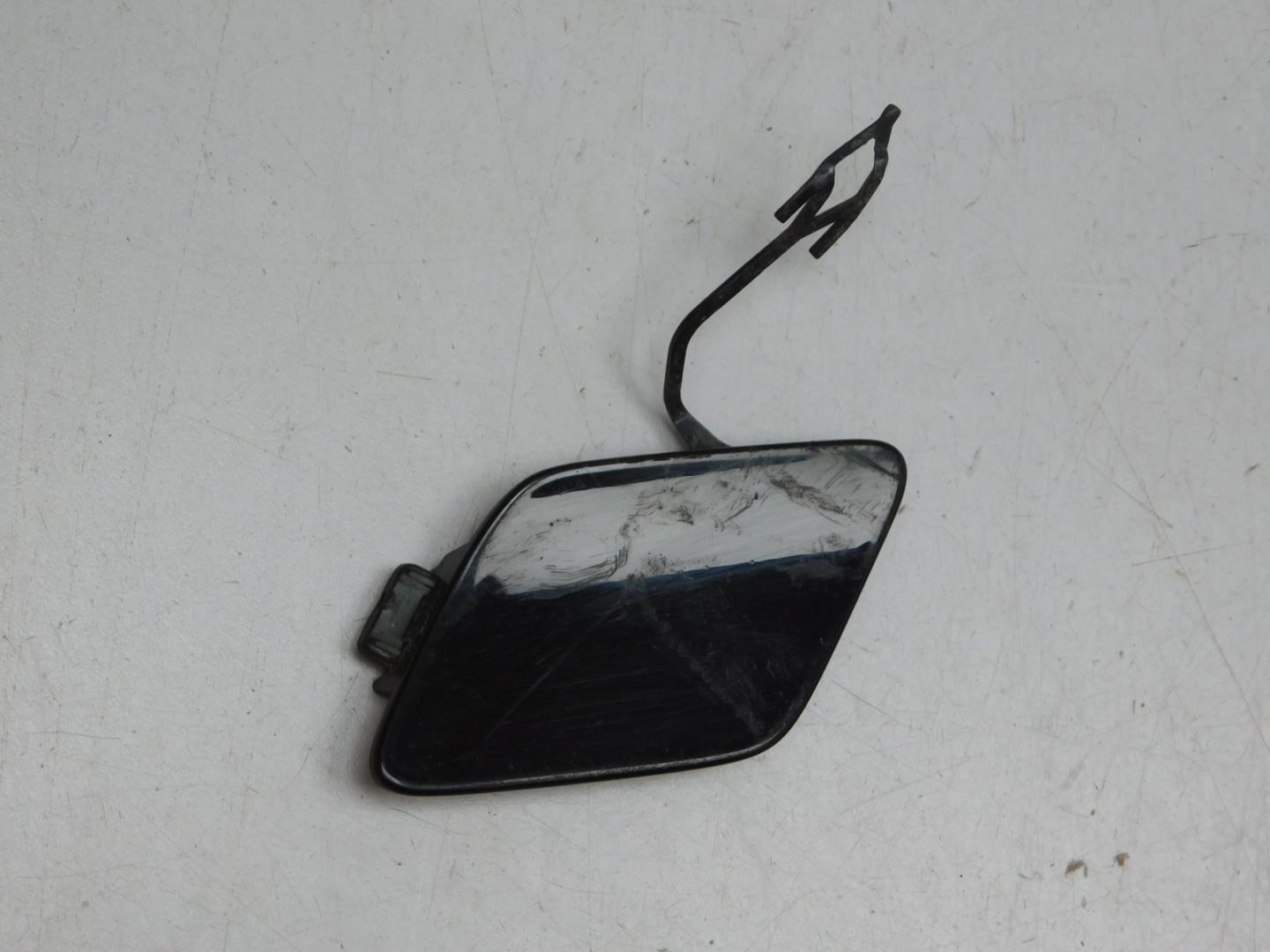 Заглушка буксировочного крюка