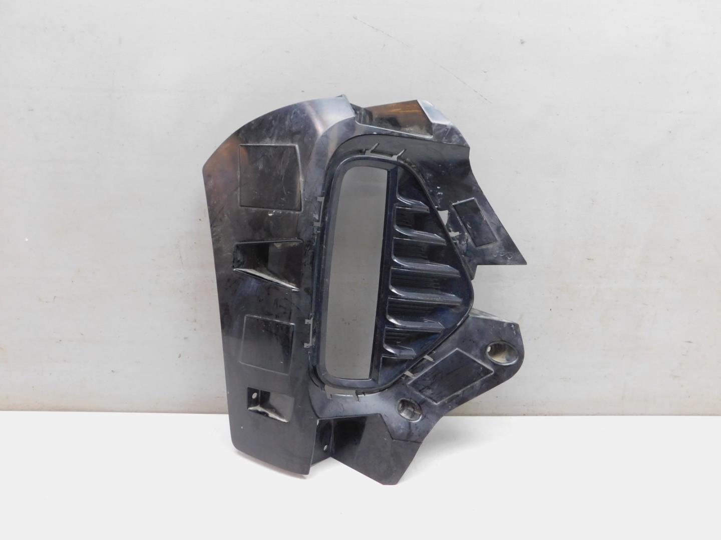 Решетка в бампер правая