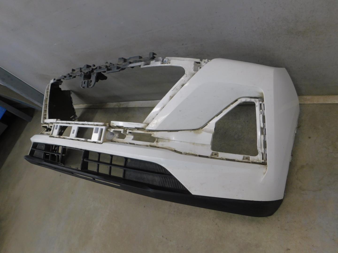 Бампер передний