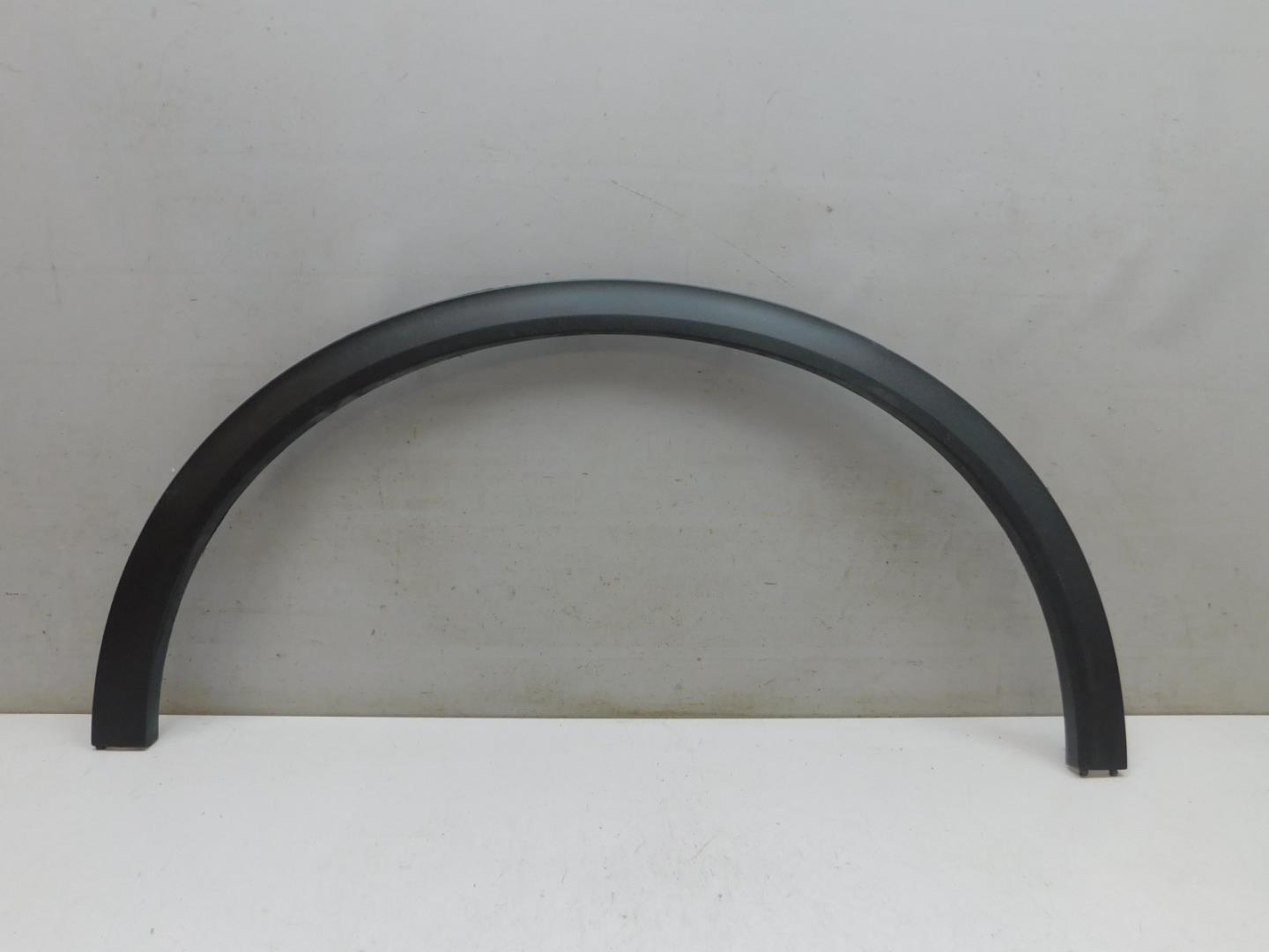 Накладка переднего крыла правого