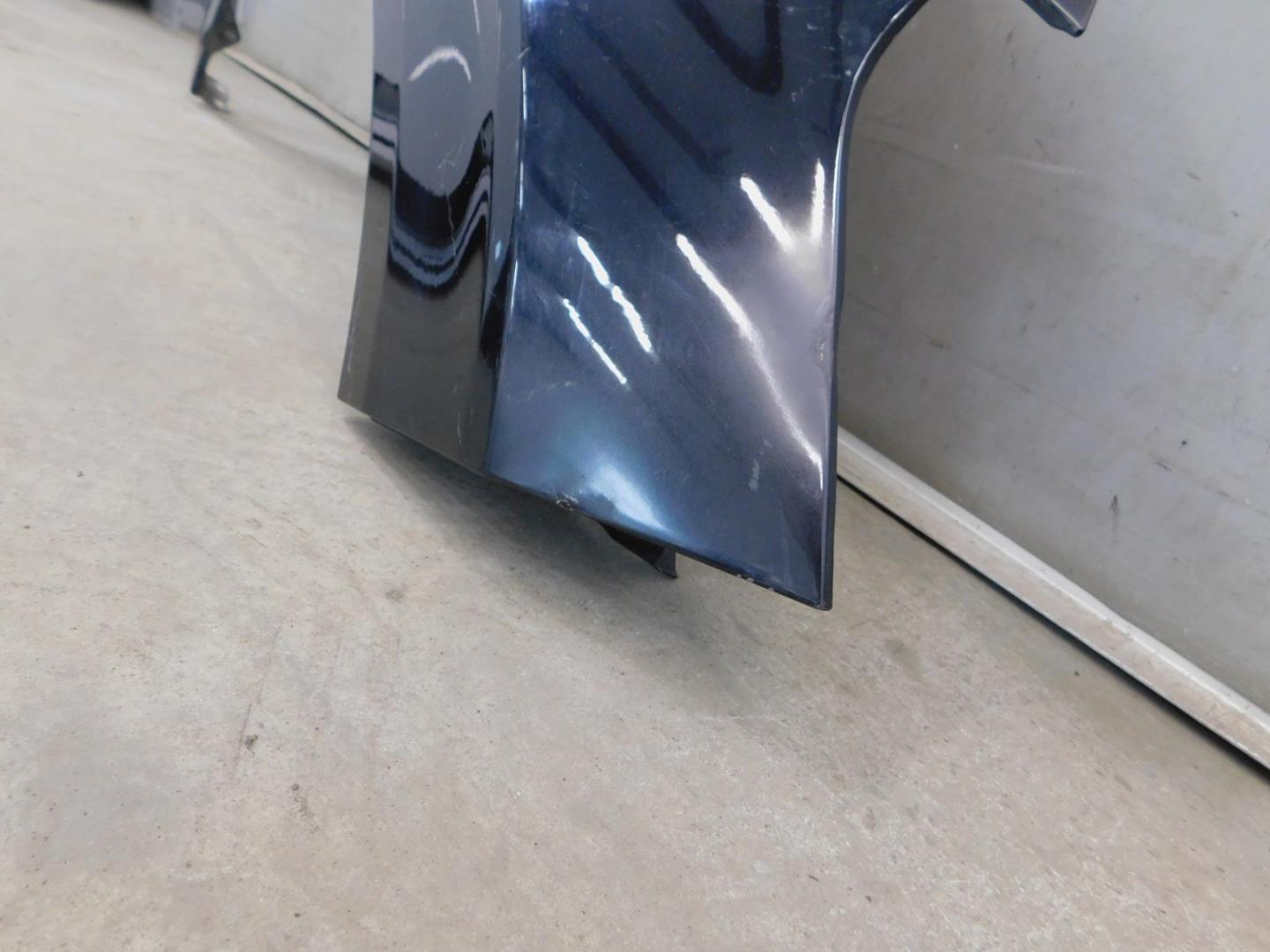 Крыло переднее правое