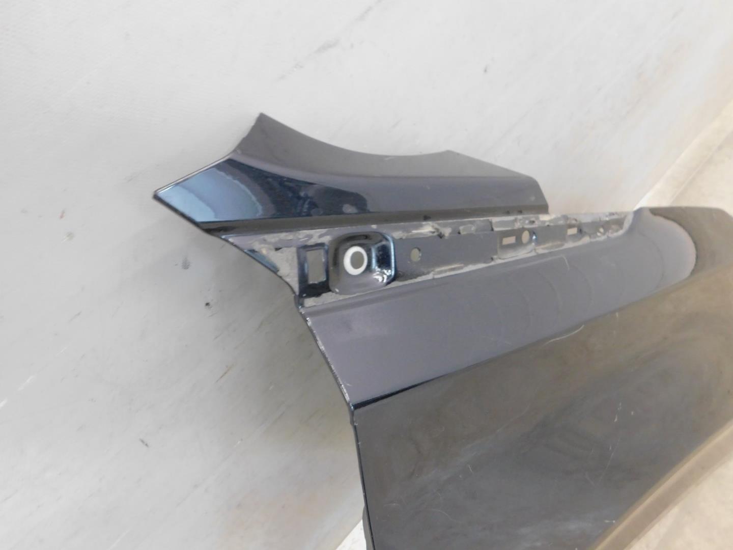 Крыло переднее правое