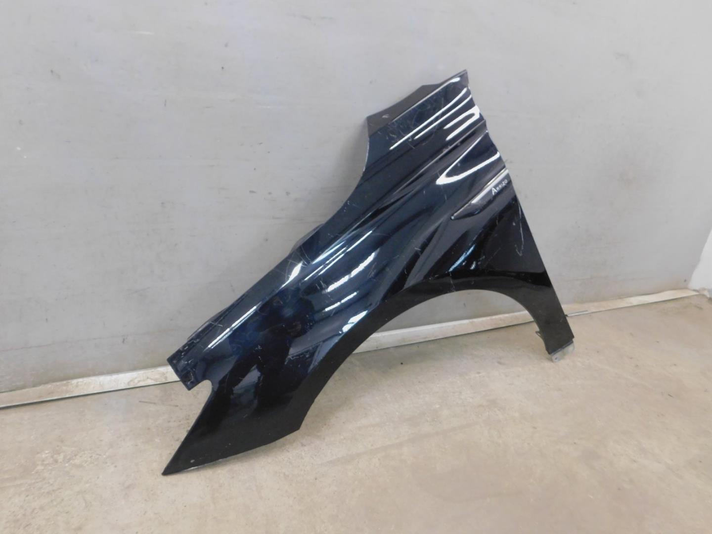 Крыло переднее левое