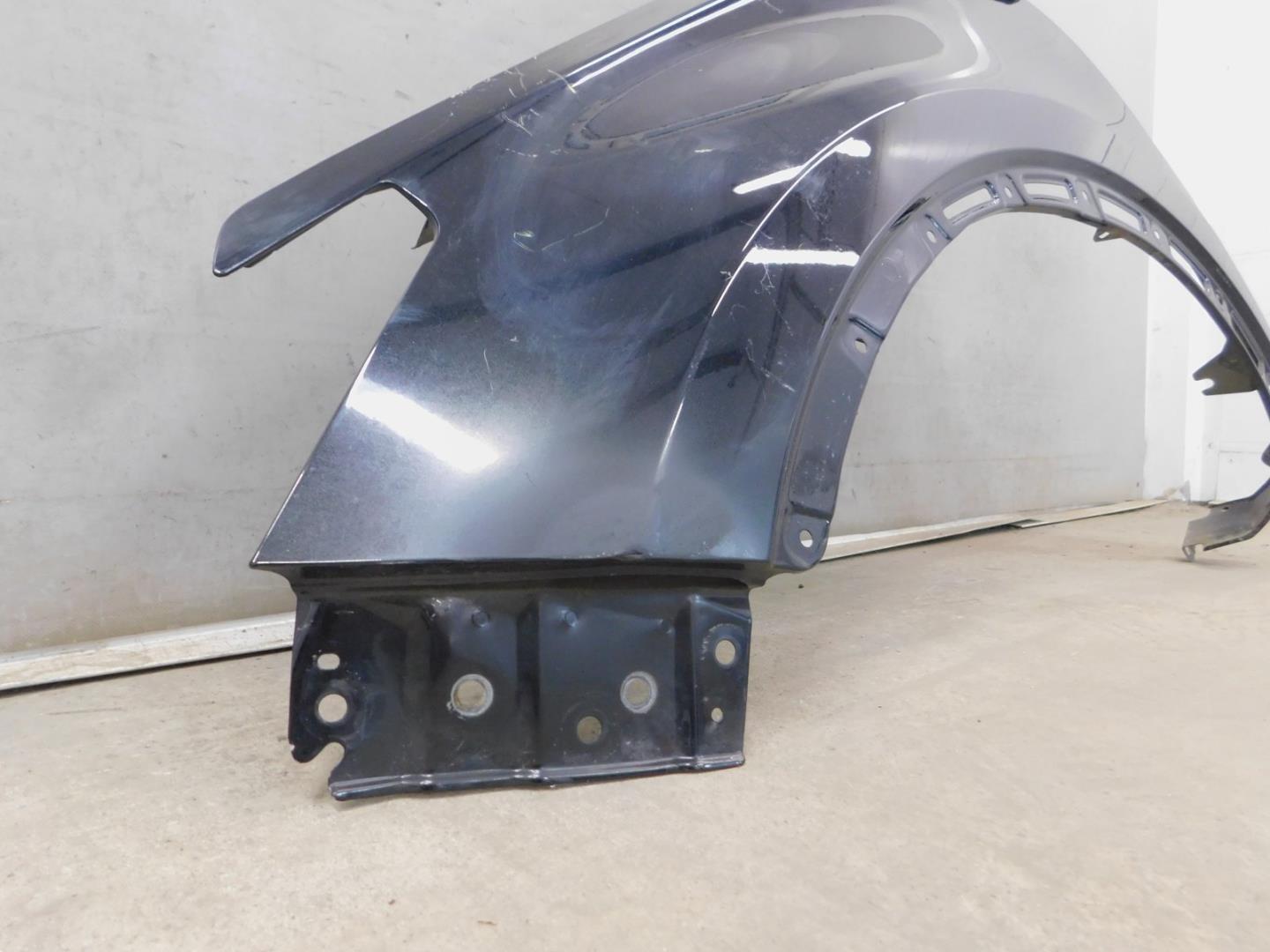 Крыло переднее левое