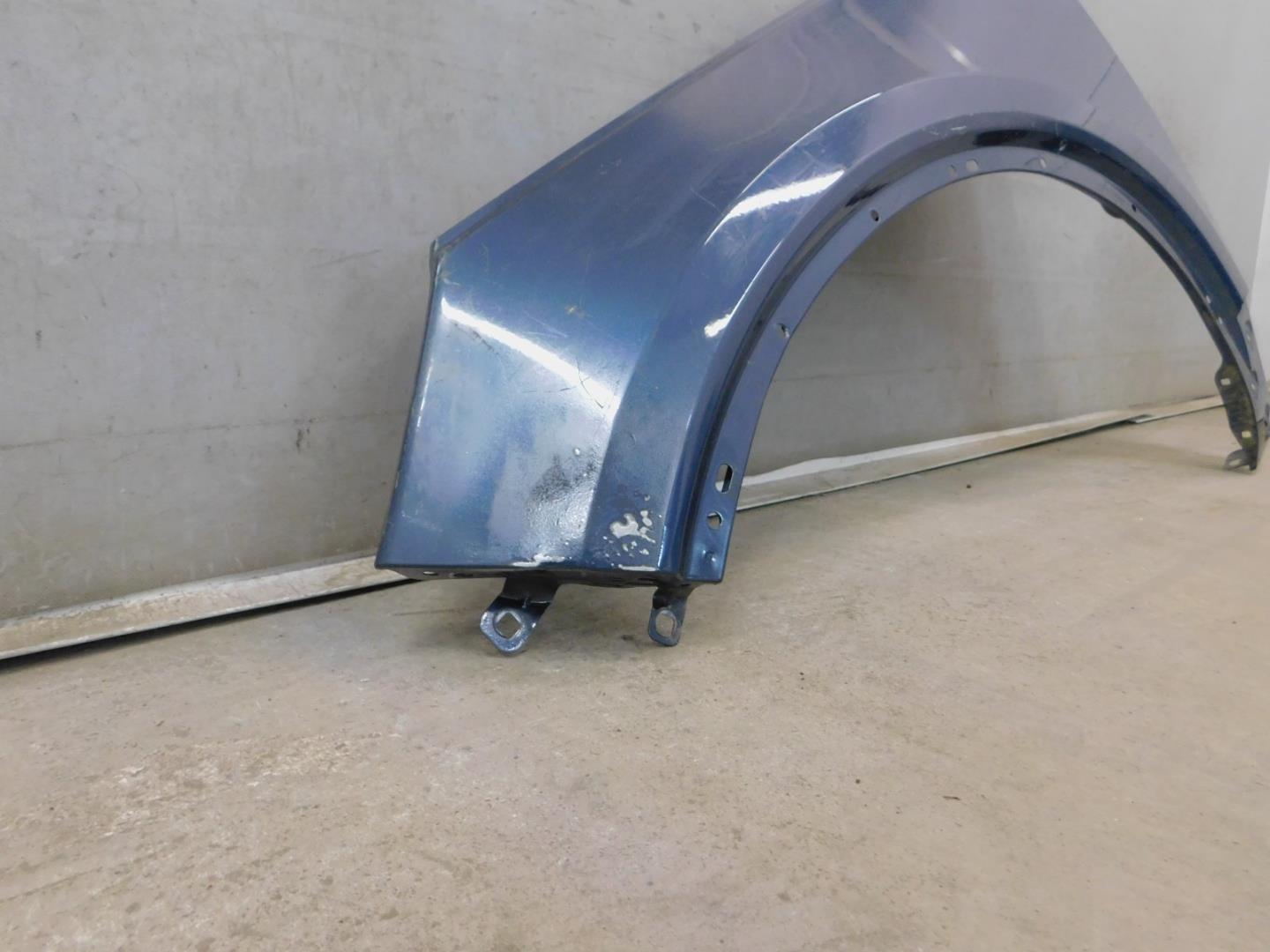 Крыло переднее левое