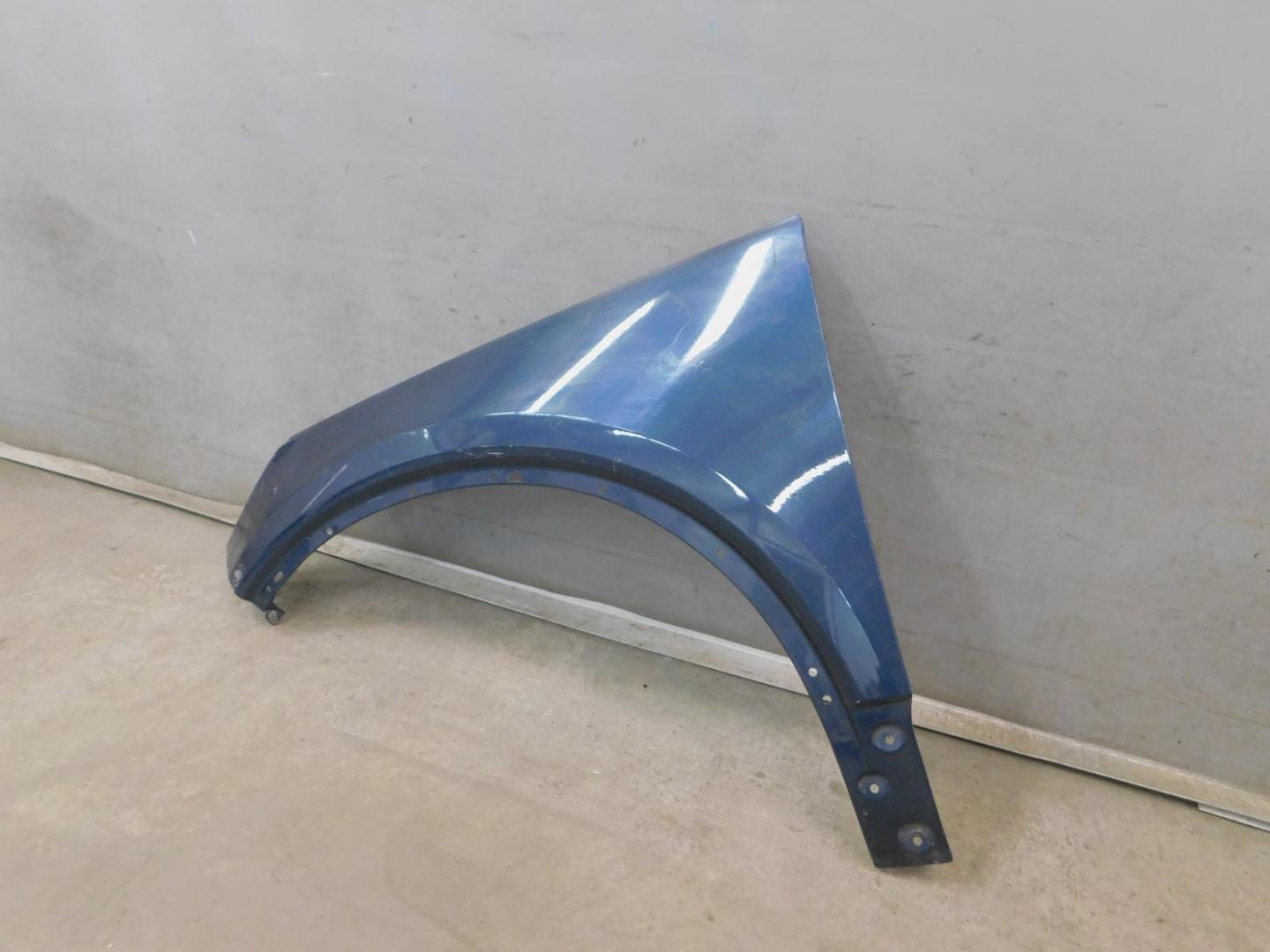 Крыло переднее левое