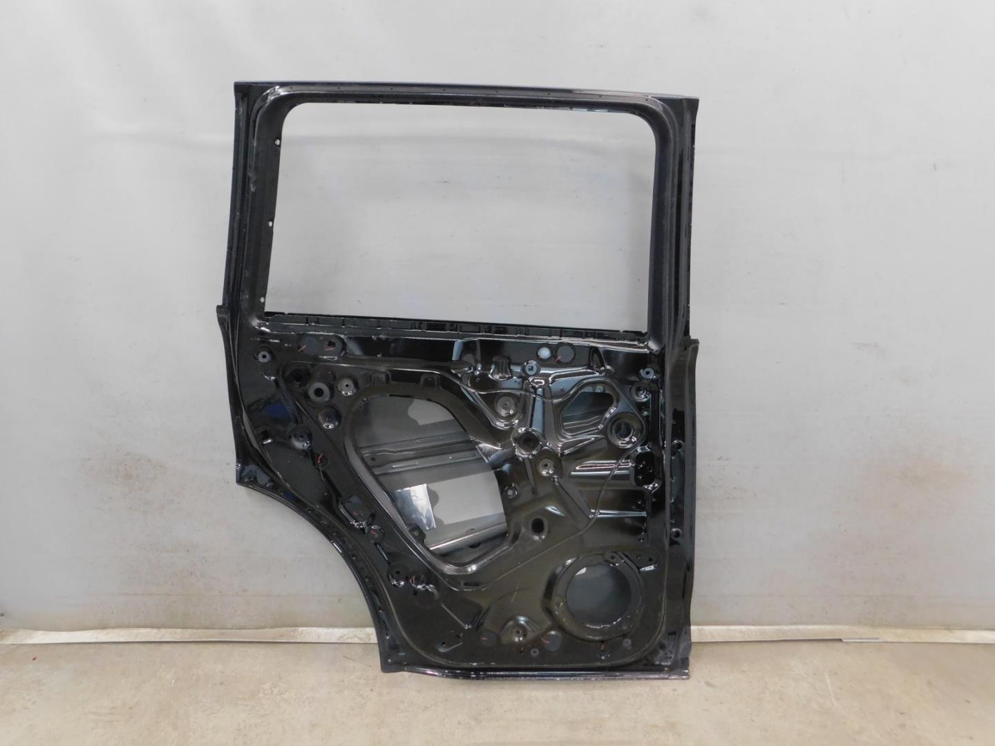 Дверь задняя левая