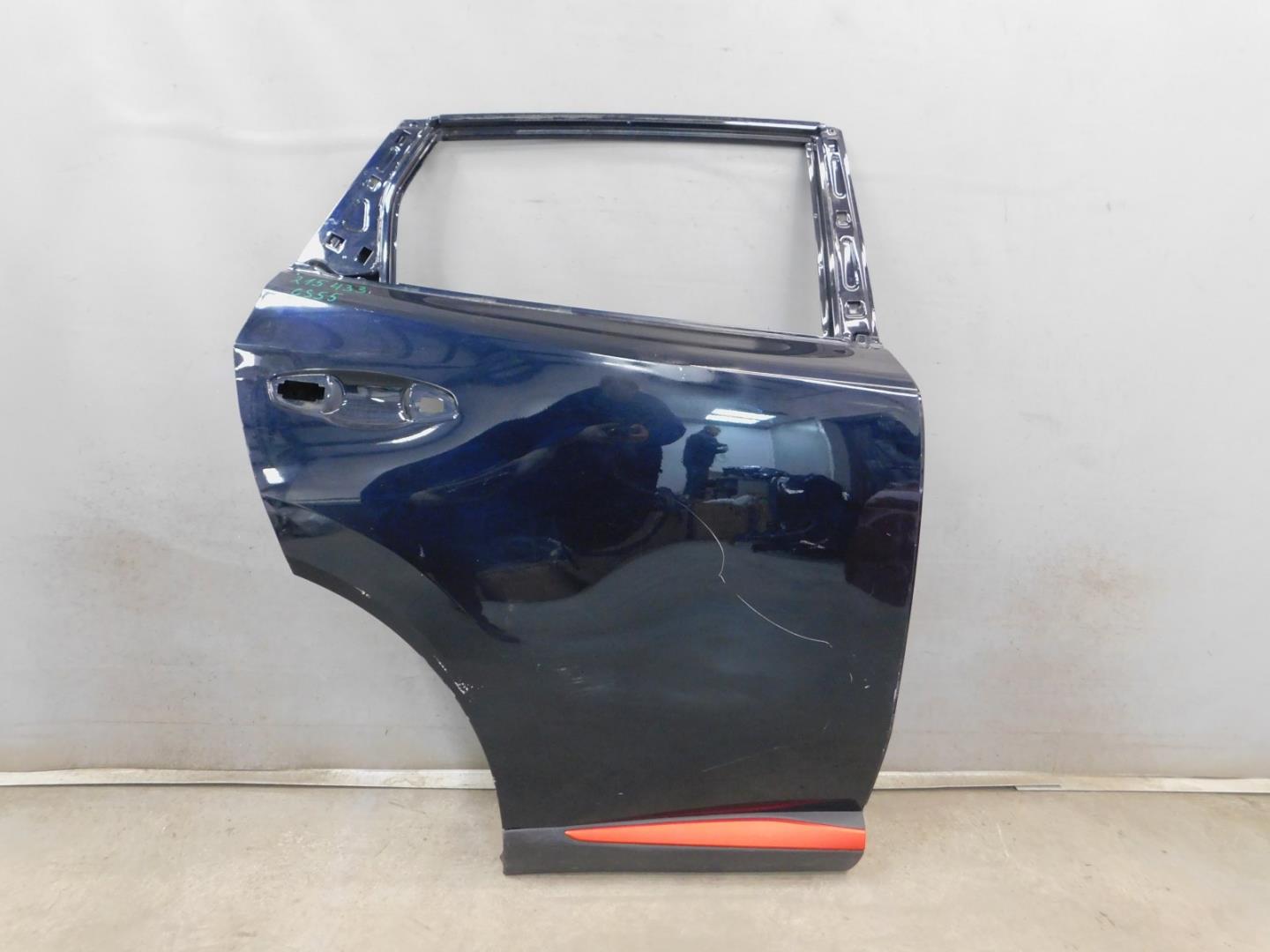 Дверь задняя правая