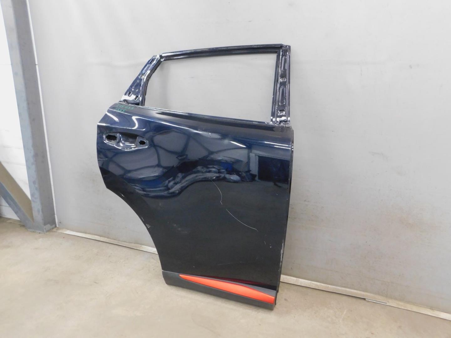 Дверь задняя правая