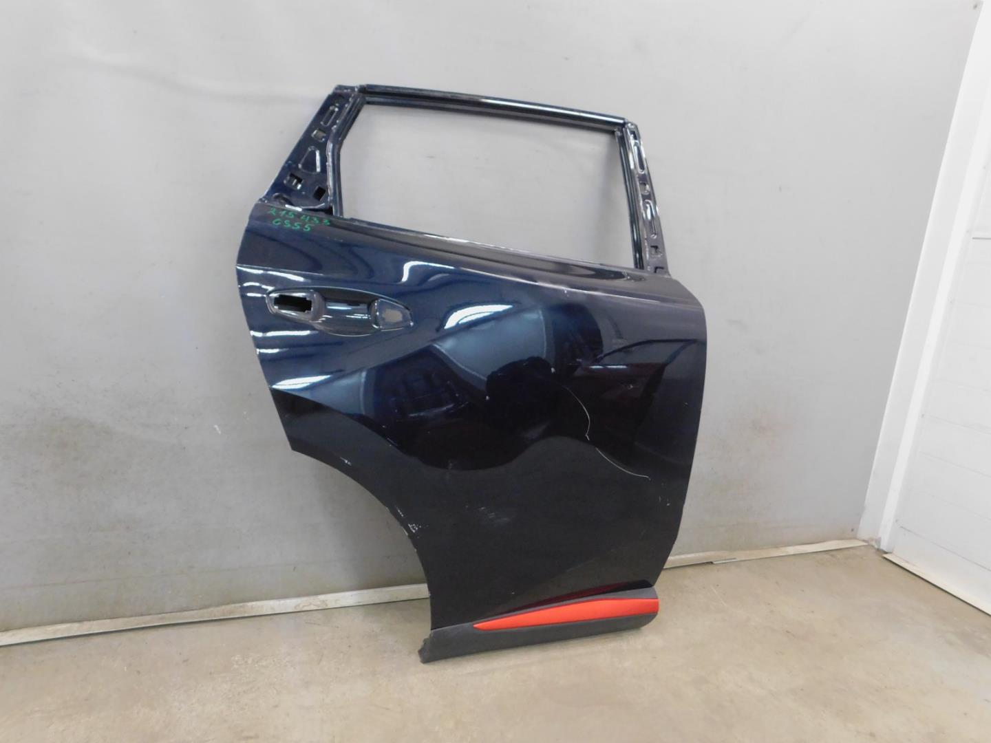 Дверь задняя правая