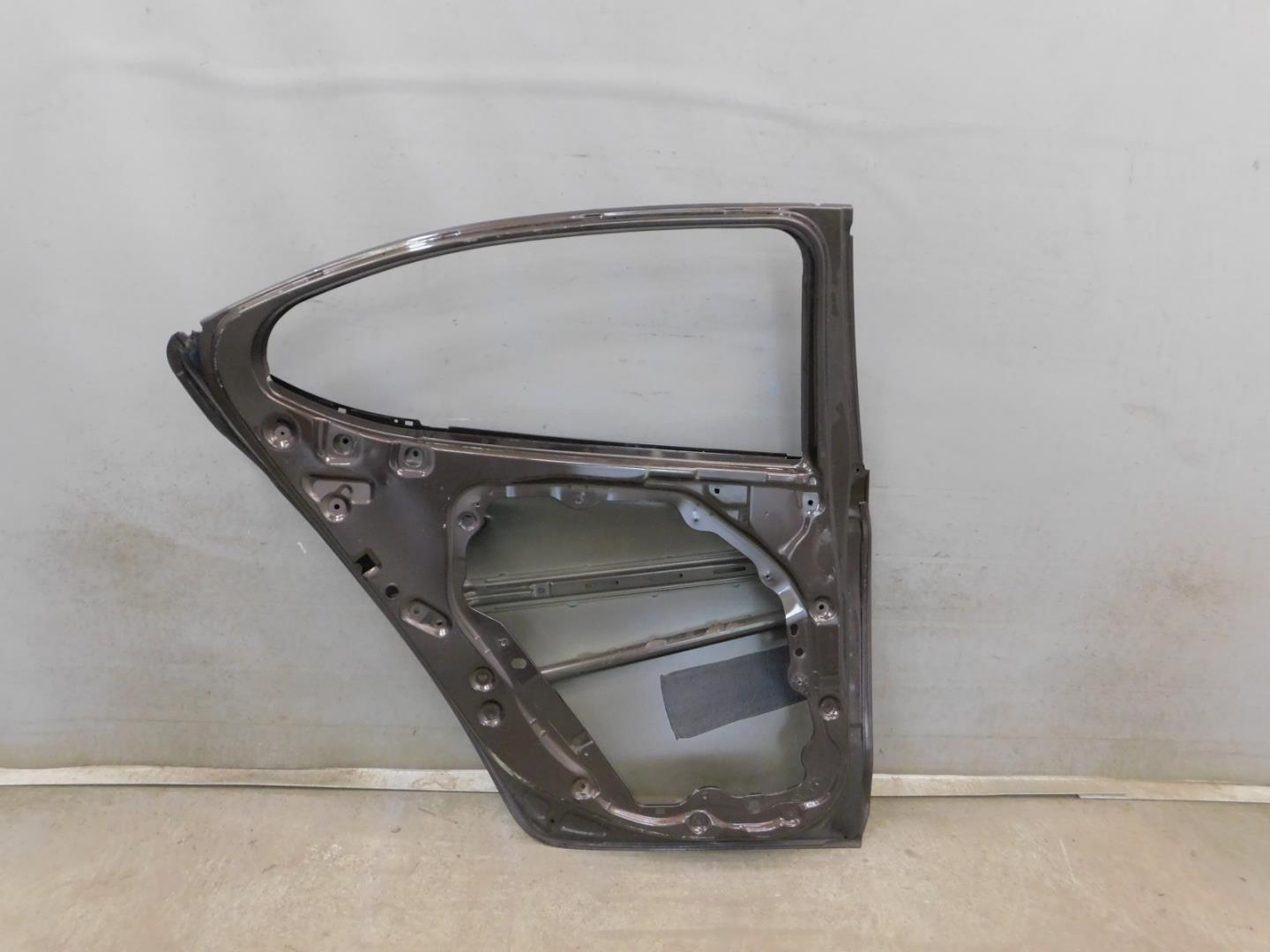 Дверь задняя левая