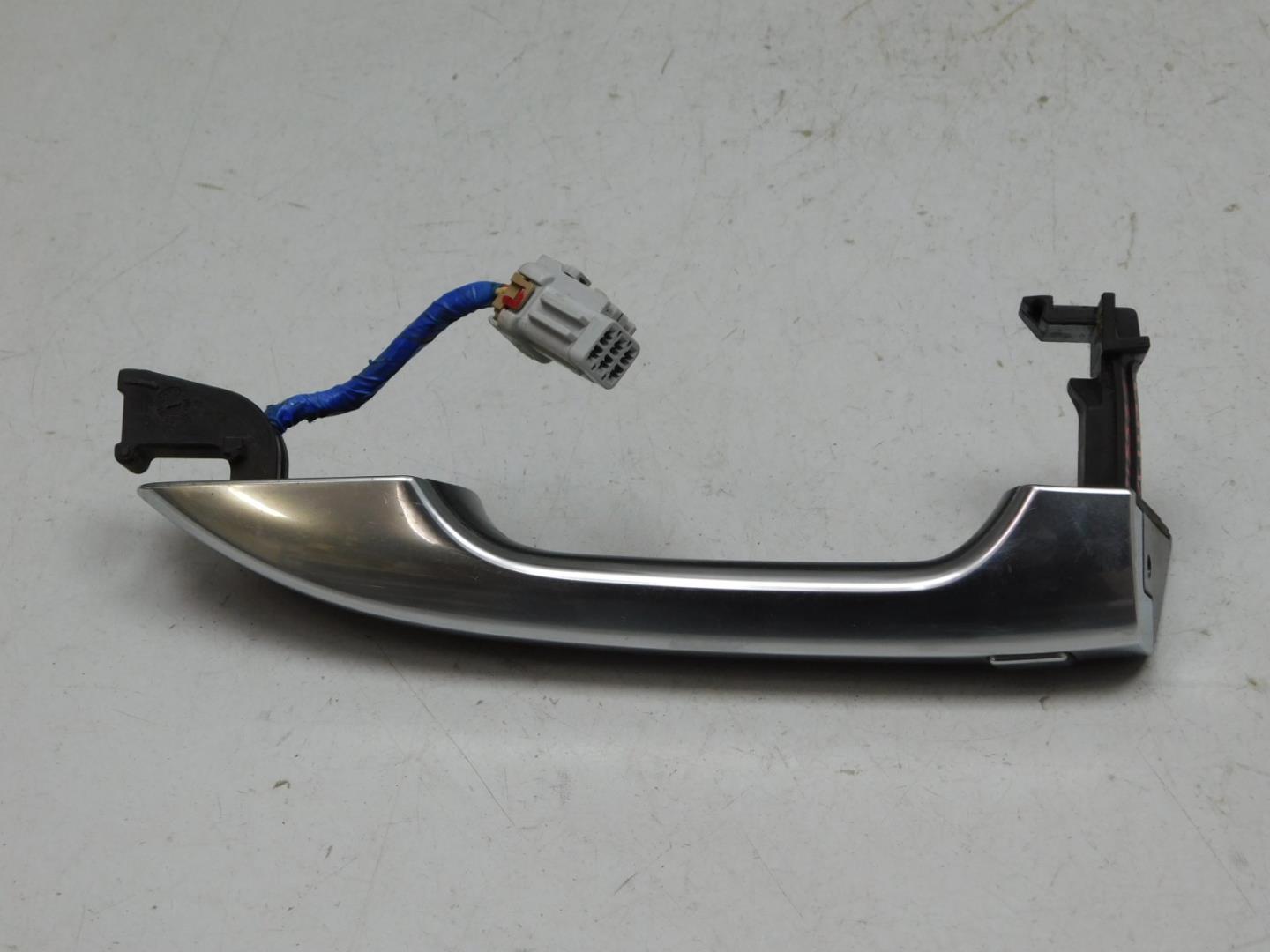 Ручка двери передней внутренняя правая