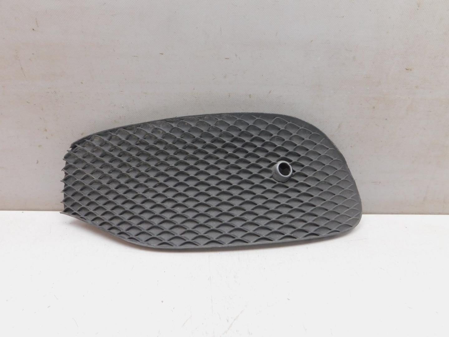 Решетка в бампер левая