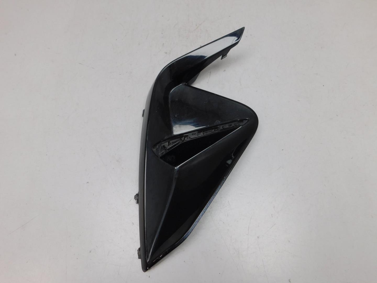 Решетка в бампер правая