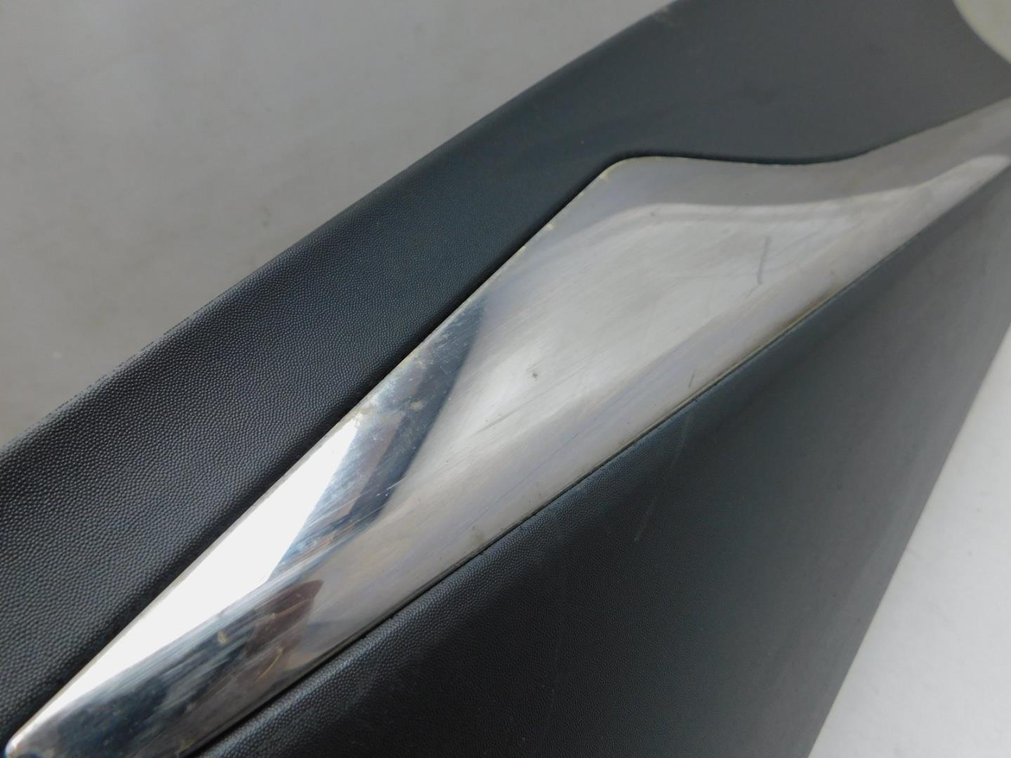 Накладка двери задней правой