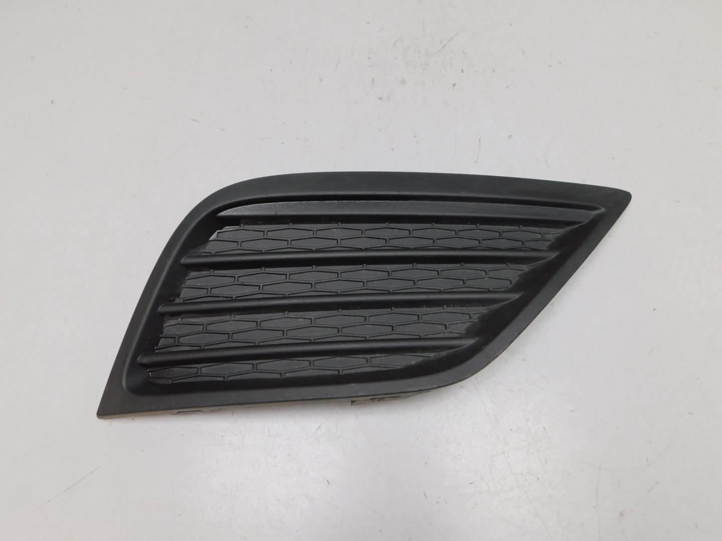 Решетка в бампер правая