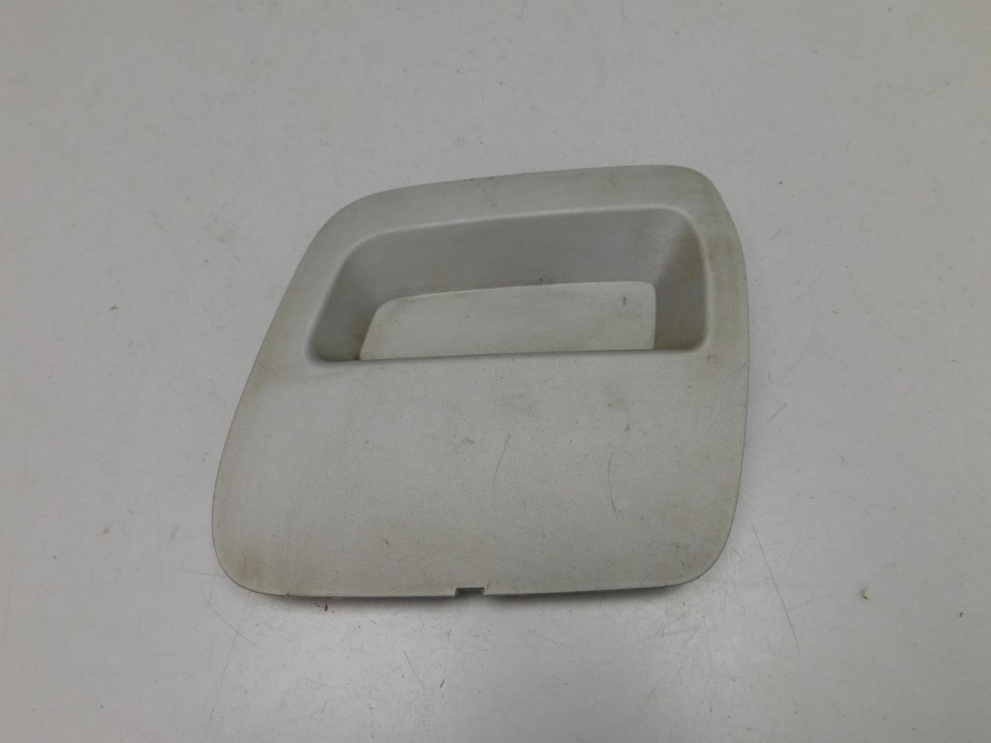 Заглушка буксировочного крюка