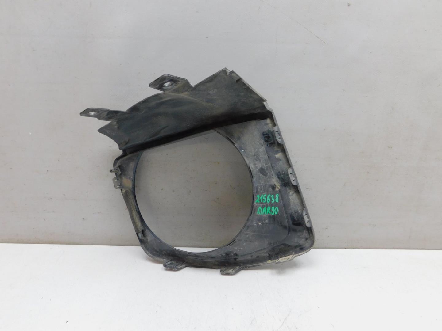 Накладка переднего бампера