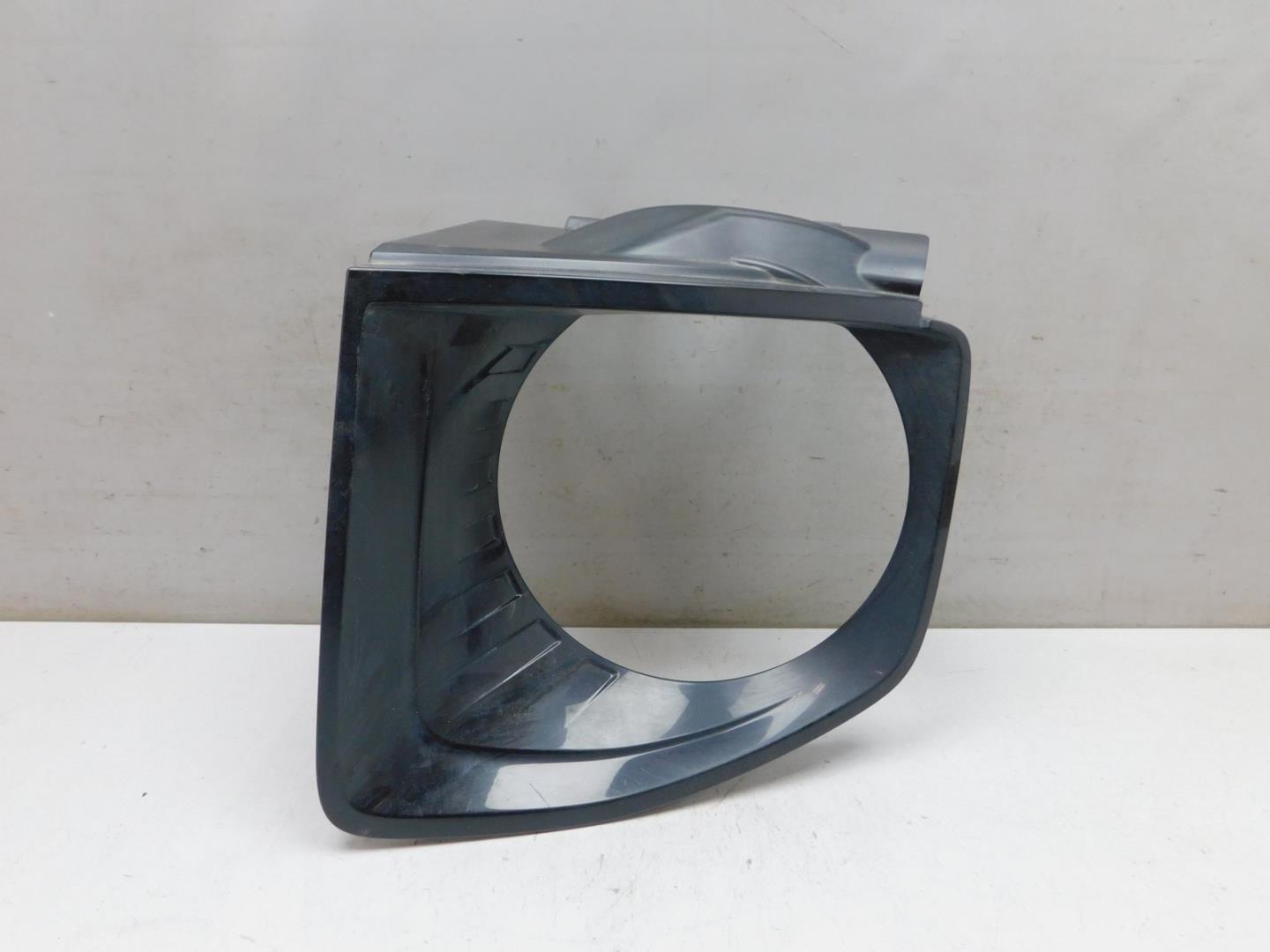 Накладка переднего бампера