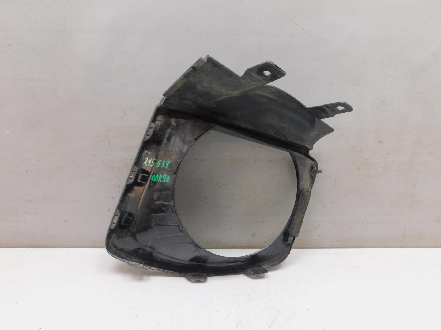 Накладка переднего бампера