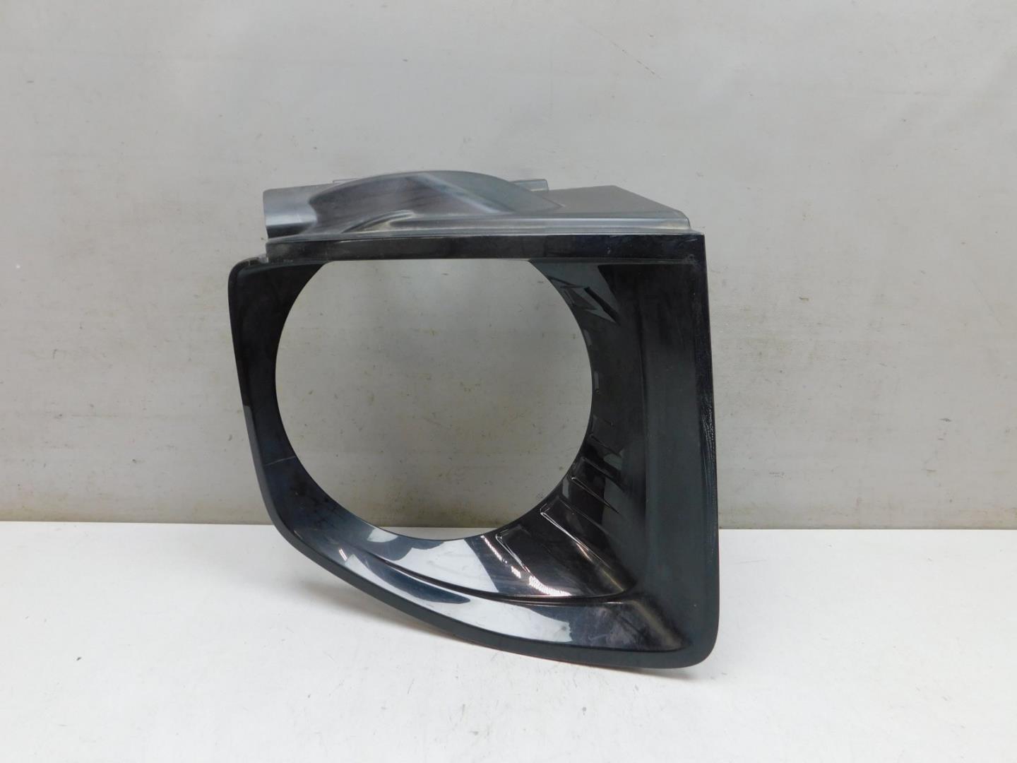 Накладка переднего бампера