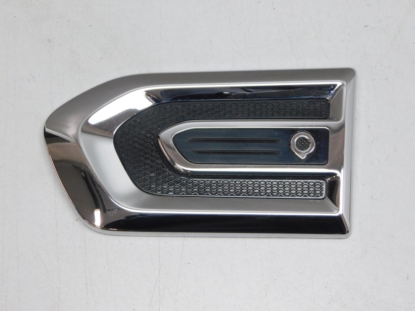 Накладка переднего крыла левого