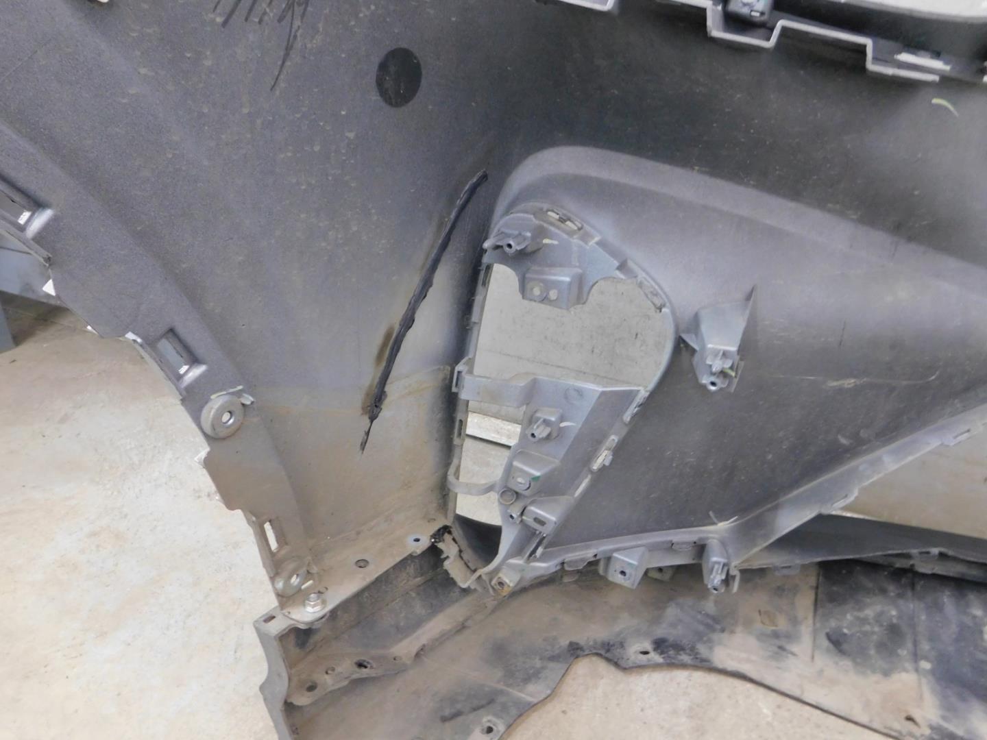 Бампер передний