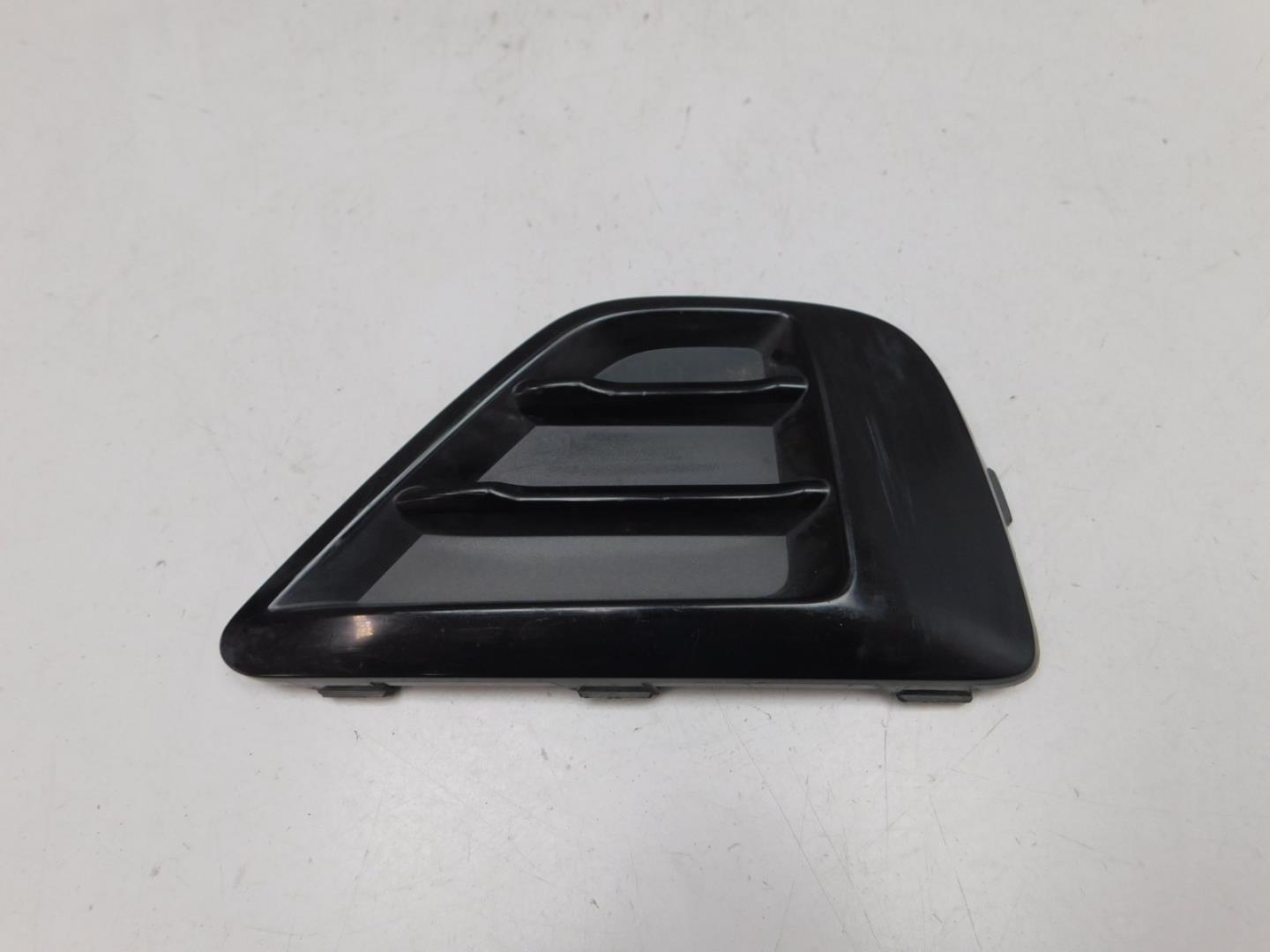 Решетка в бампер левая