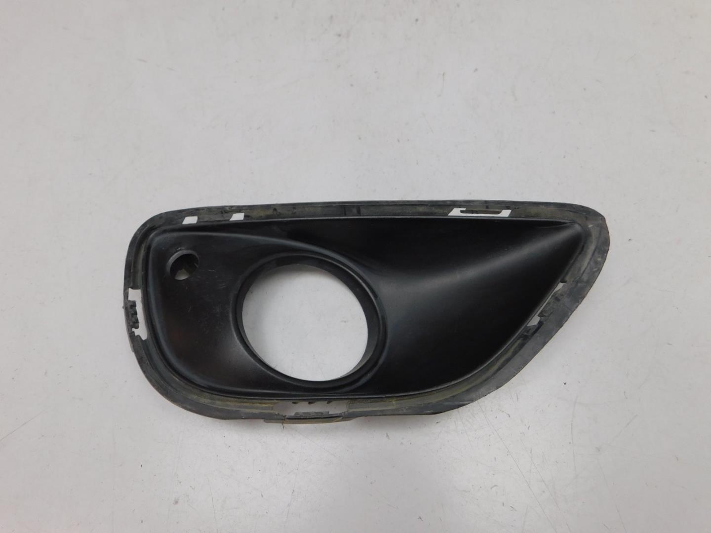 Решетка в бампер правая